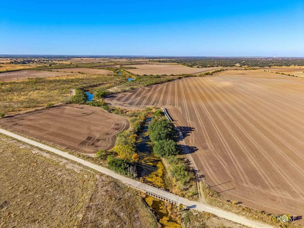 E Hwy 87 , Eden