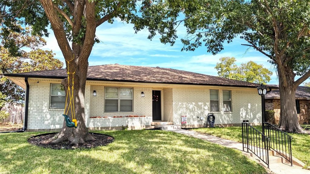 1417 Charleston Drive, Garland