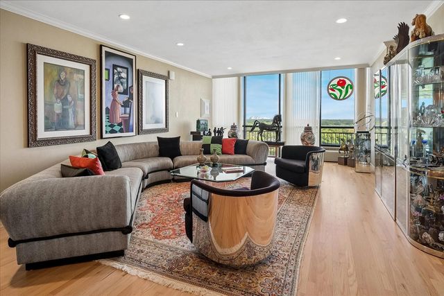 6335 W Northwest Highway 1117, Dallas