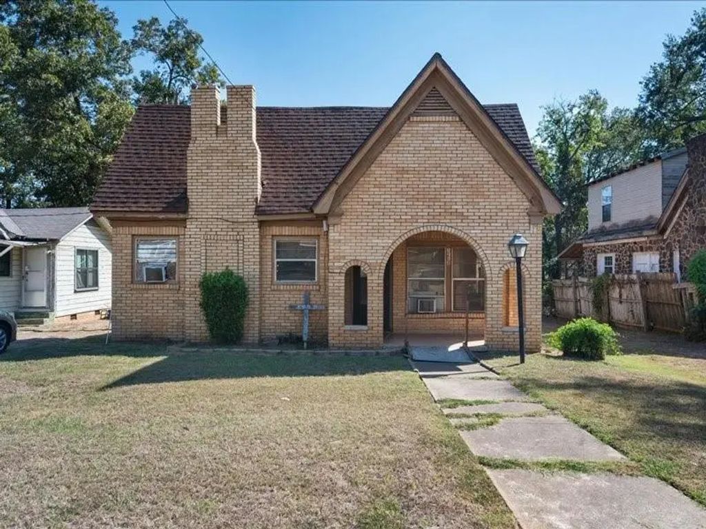 1215 N Confederate Avenue, Tyler