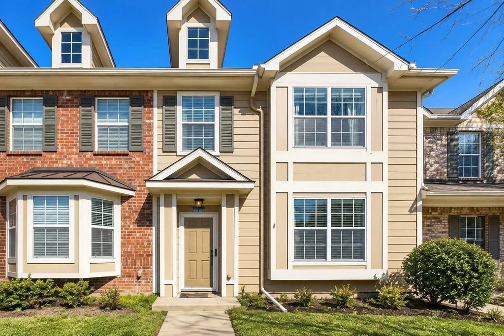 2910 Durango Place, Bedford
