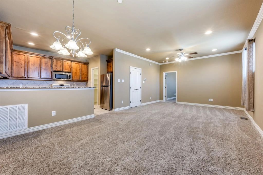 212 Bolivar Street 201, Sanger