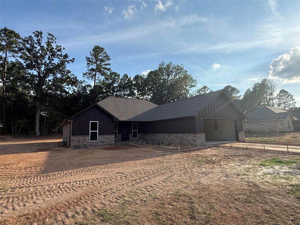 347 Private Road 6292, Mineola
