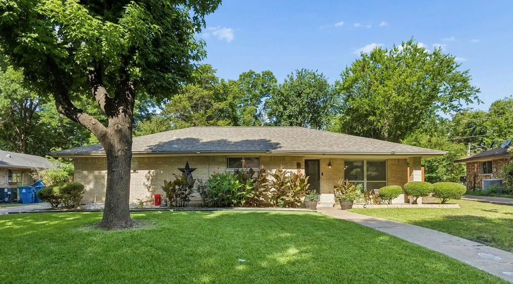 1047 Westlake Drive, DeSoto