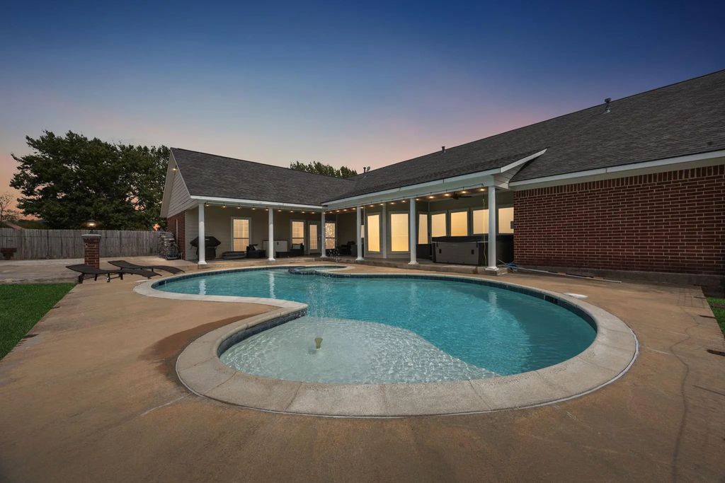107 N Westlake Drive, Leonard
