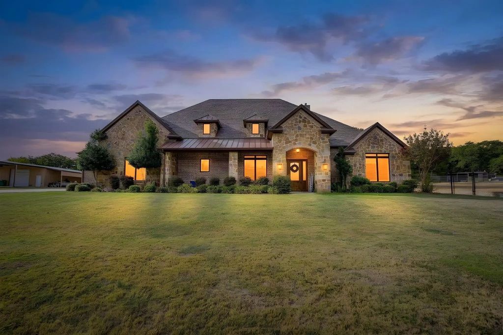 1025 County Road 913, Joshua
