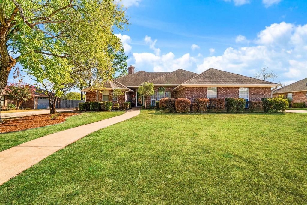 4010 Misty Lane, Paris