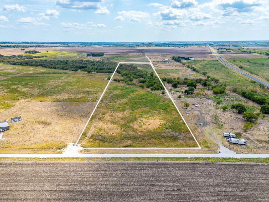 1627 Hill County Road 4242 N, Itasca