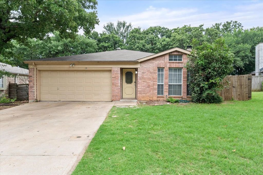 1217 Hidden Creek Drive, Mansfield