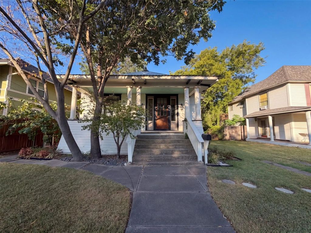 712 S Crockett Street, Sherman