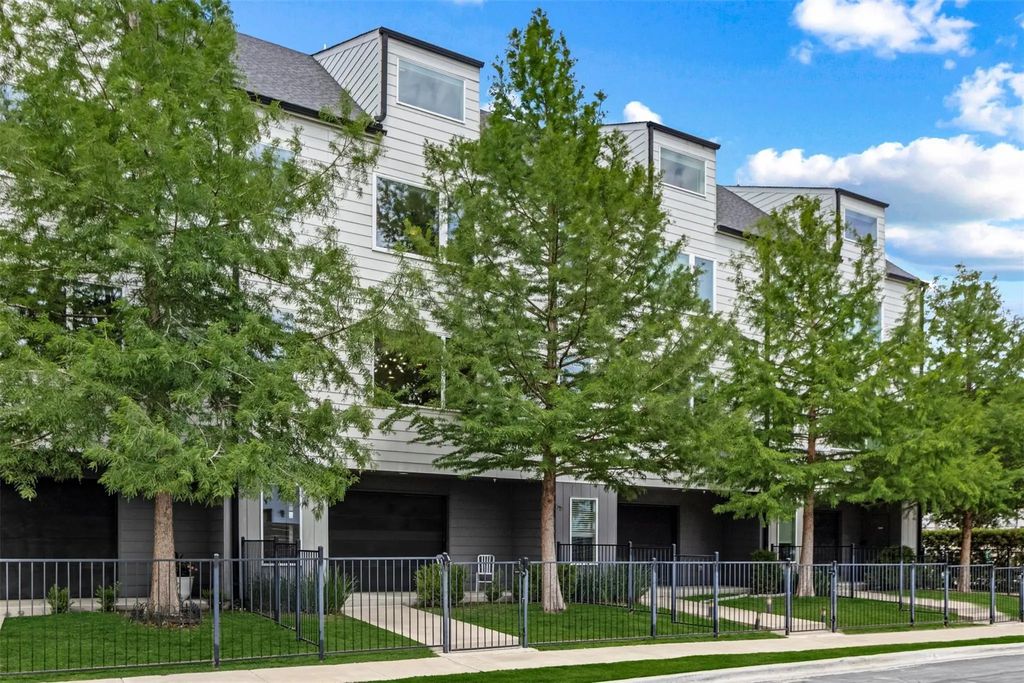 1430 Grigsby Avenue 103, Dallas