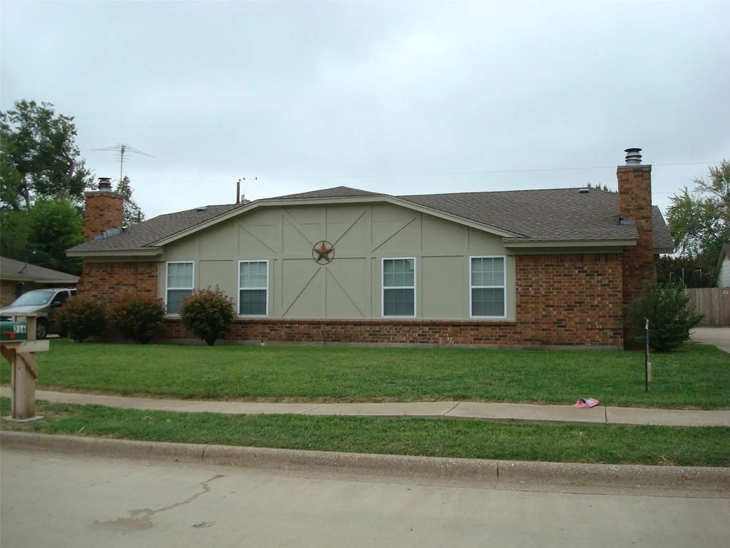 716 Windcrest Drive, Keller