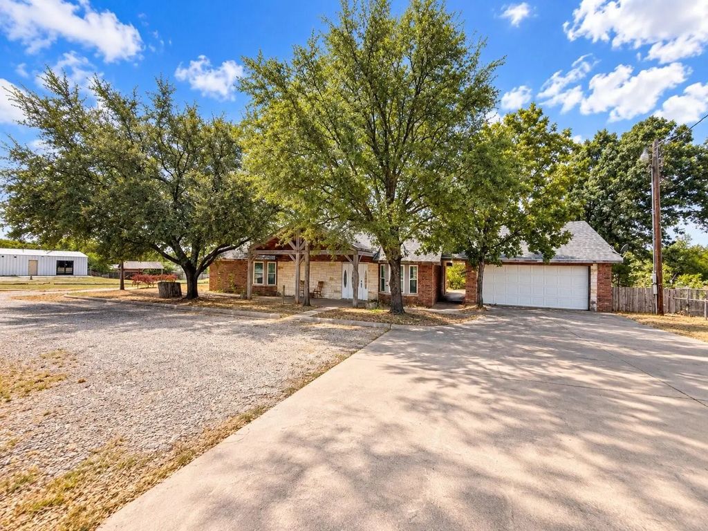 3130 Oak Trail Drive, Granbury