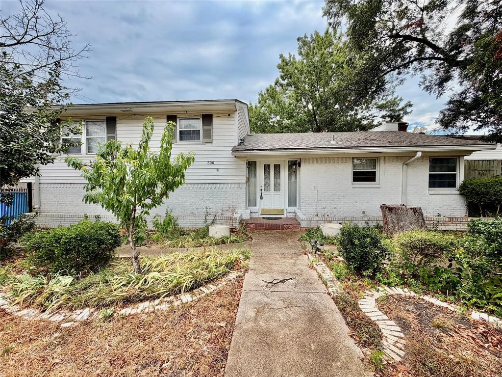 1300 Elmhurst Drive, Garland