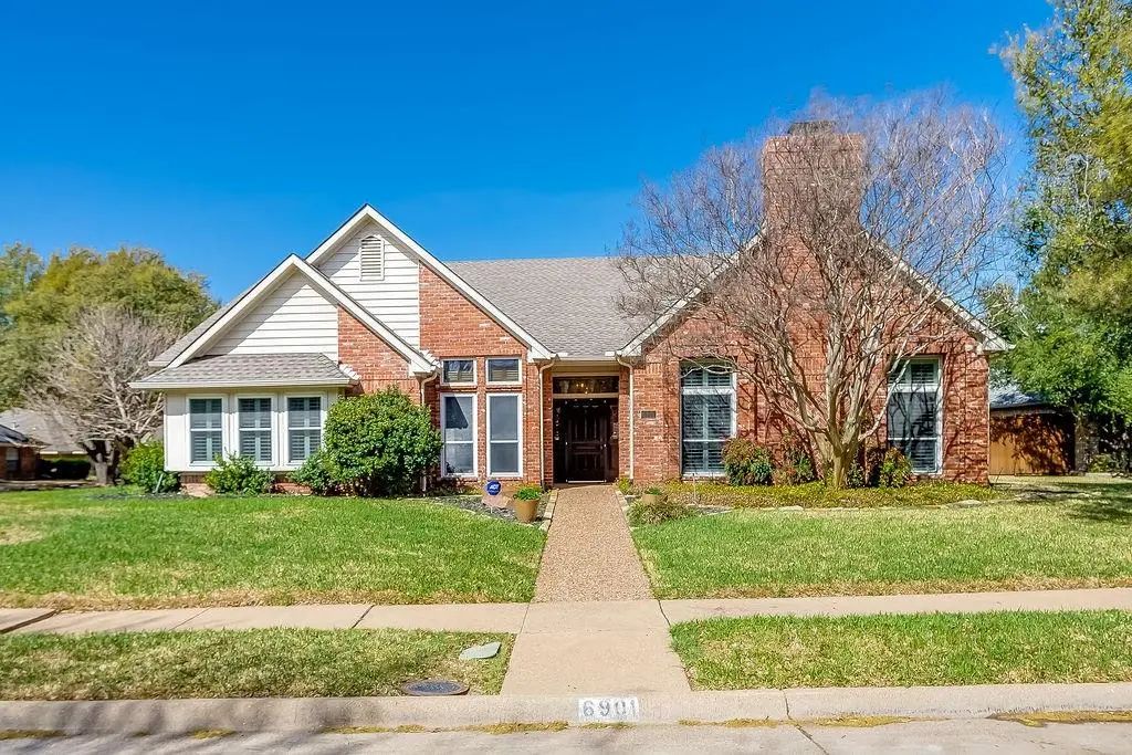 6901 April Way Circle, Plano