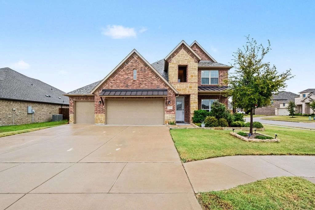 2116 Liriope Lane, Waxahachie