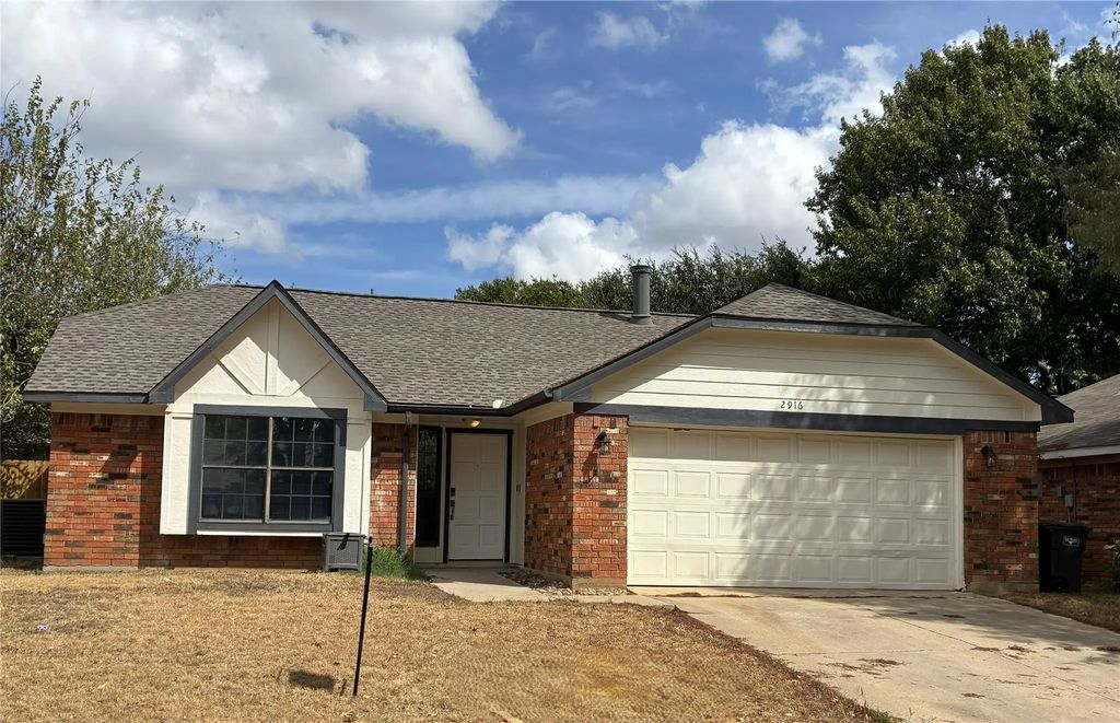 2916 Creekwood Lane, Fort Worth