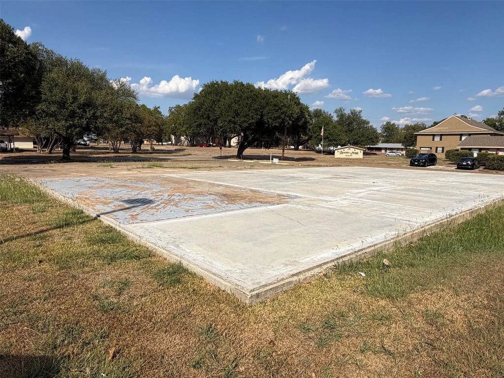 208 E Rusk Street, Mexia