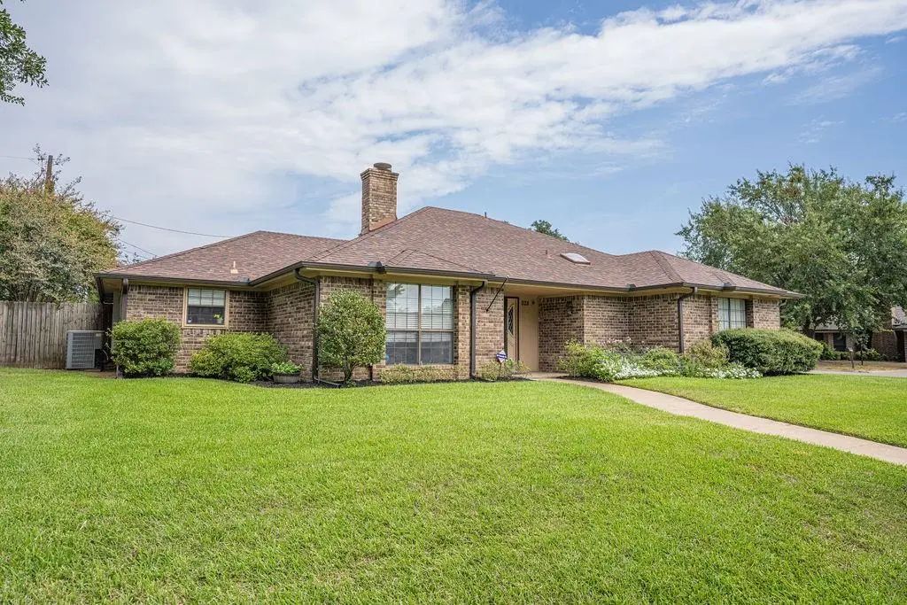 328 Hollie Circle, Sulphur Springs