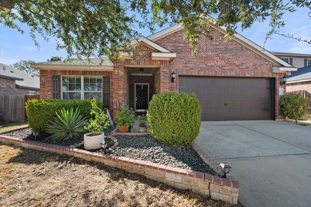 1008 Primrose Drive, Sanger