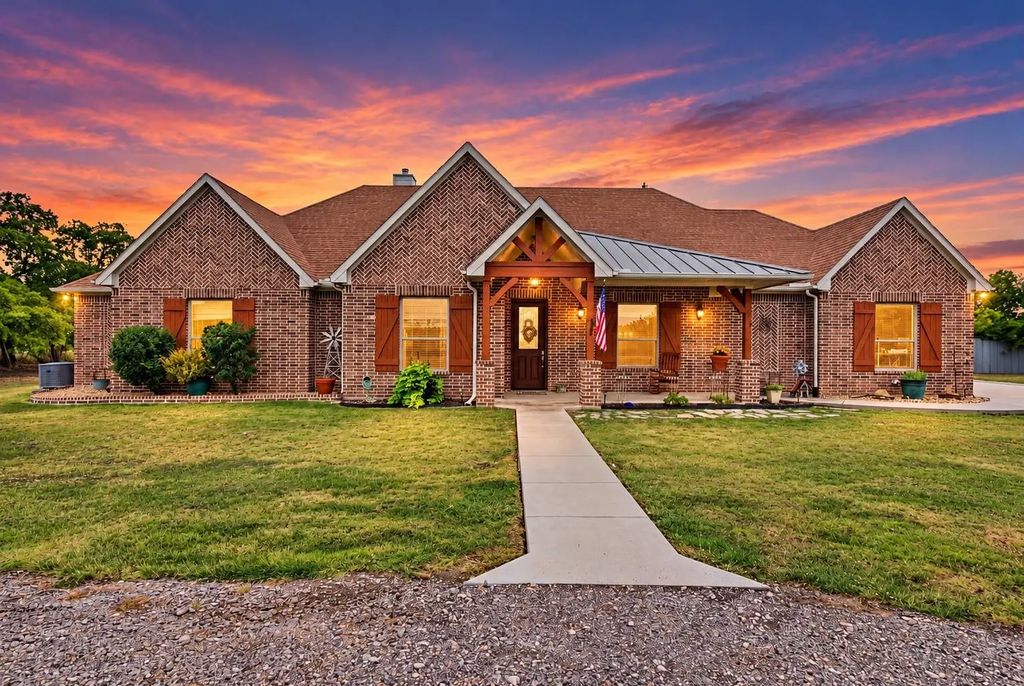 5541 County Road 1130, Farmersville