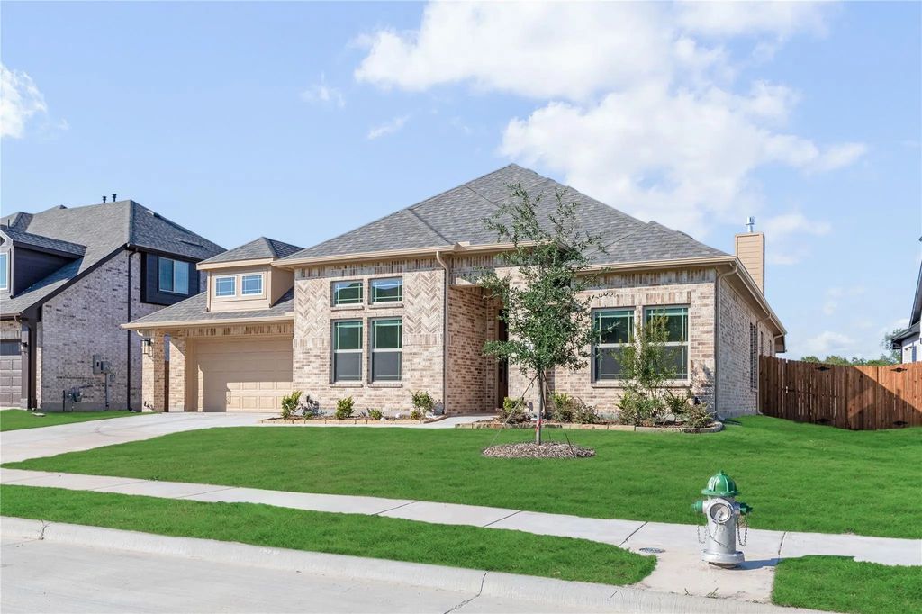 900 Twin Pine Court, Anna