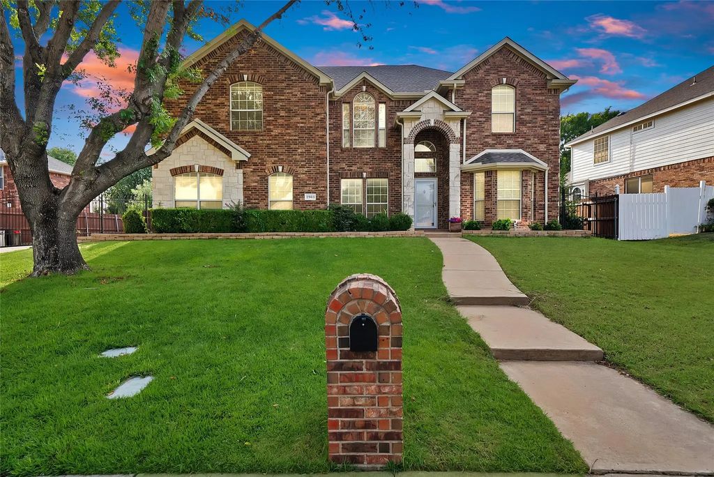 2903 Rocky Creek Drive, Mansfield