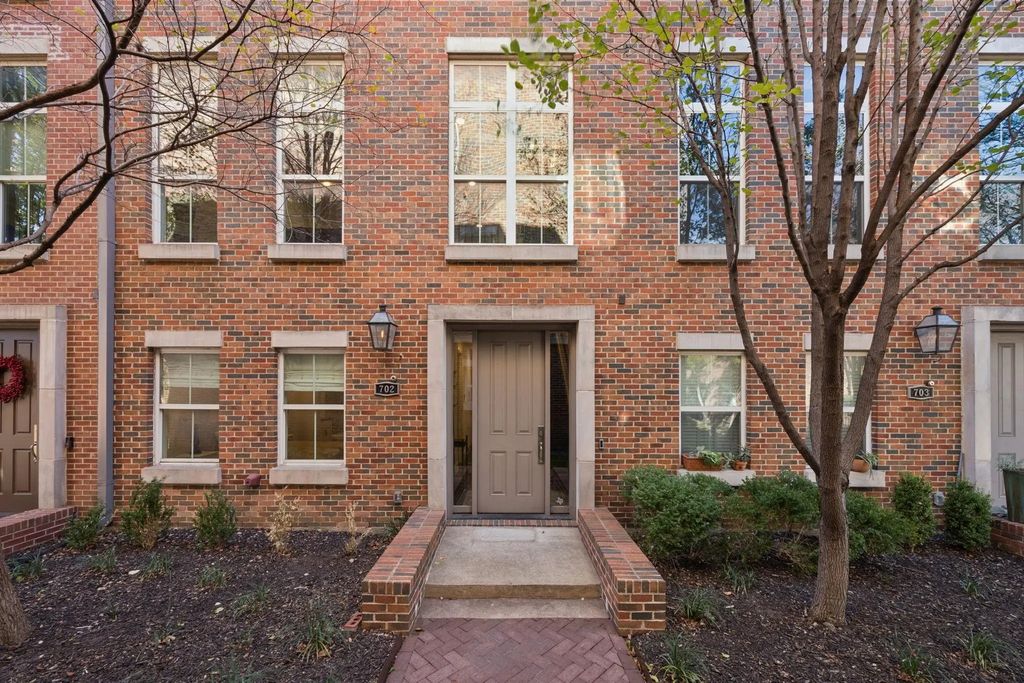 7700 Eastern Avenue 702, Dallas