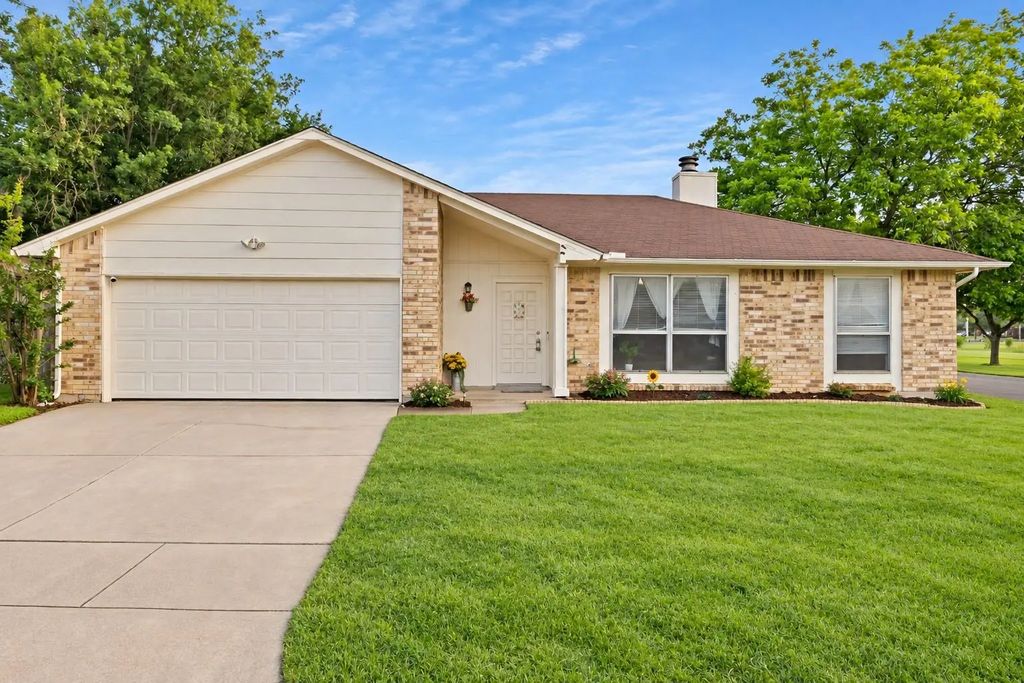 7357 Channel View Drive, Fort Worth