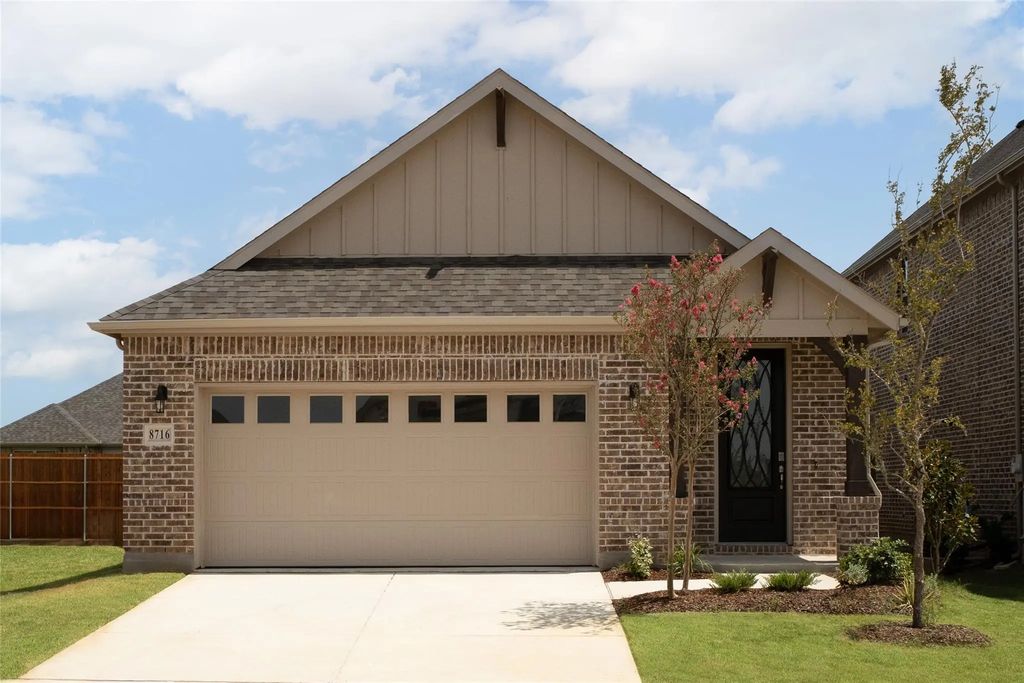 8716 Saratoga Street, Aubrey