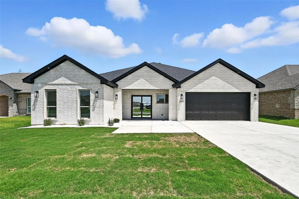 2414 Lauren St, Mabank