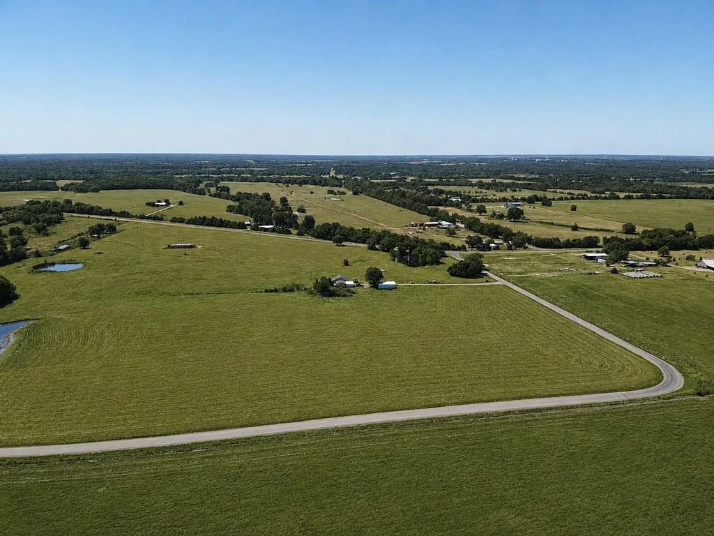 000 Lot 3 Cr 33500, Sumner