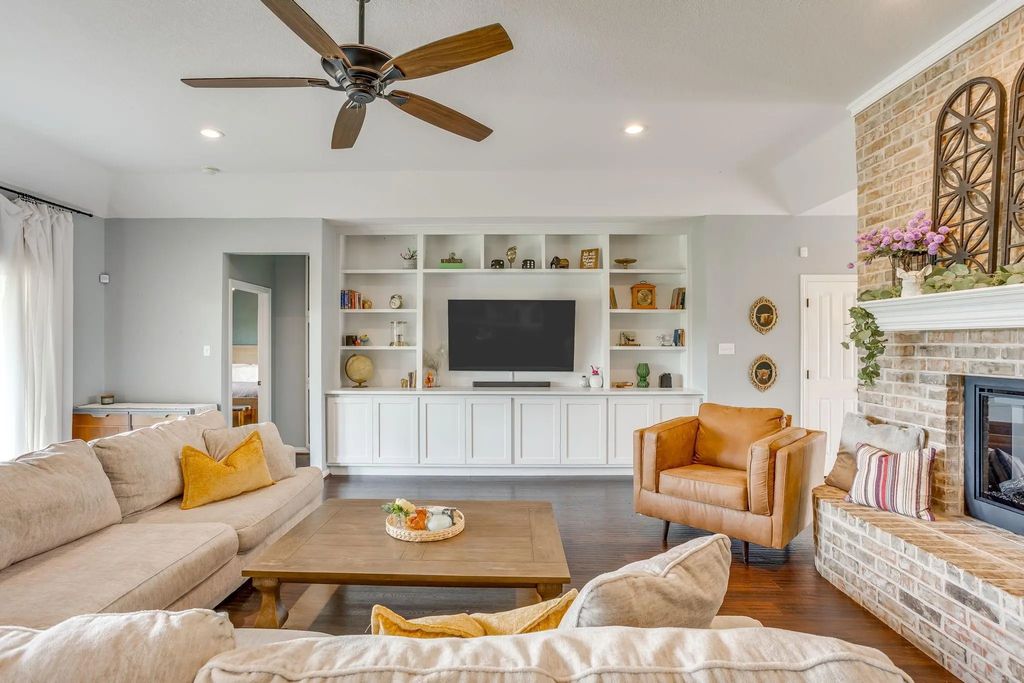 703 Country Club Drive, Joshua