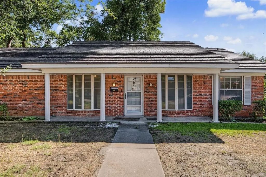 3845 Delmas Drive, Benbrook