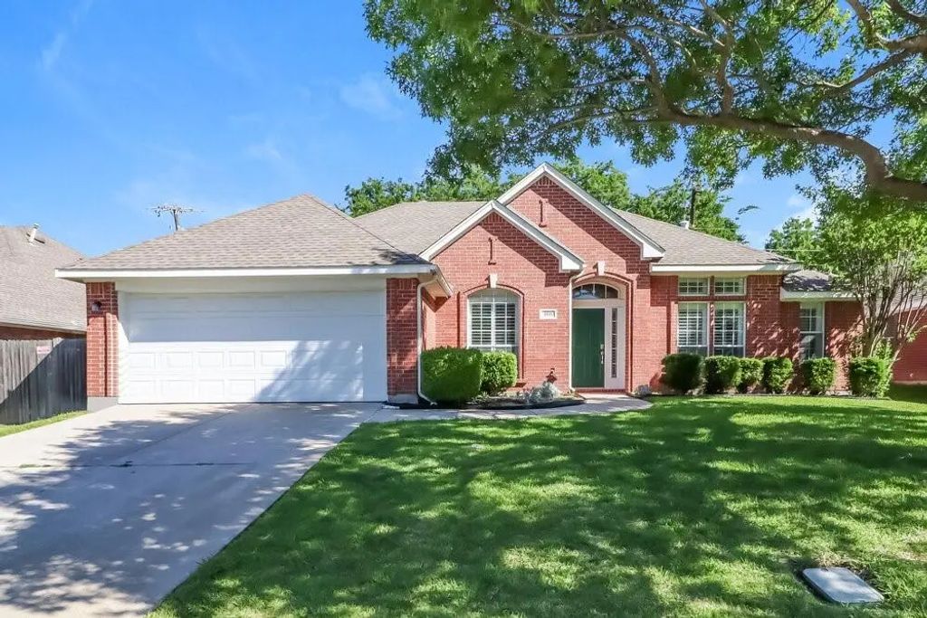 1933 Perry Drive, Mansfield
