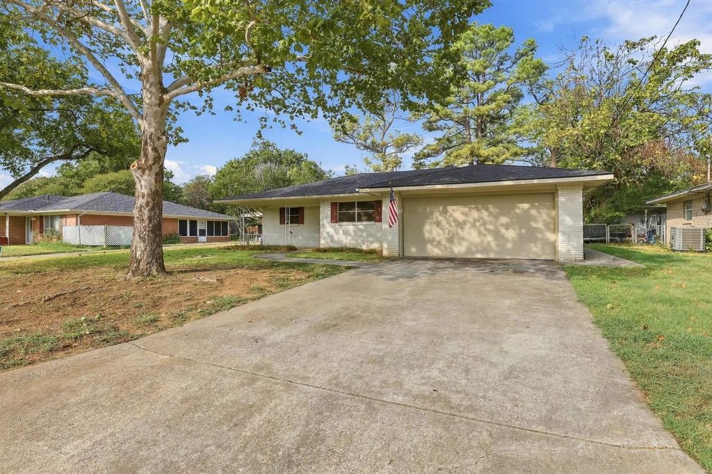 1111 Elmwood Street, Gainesville