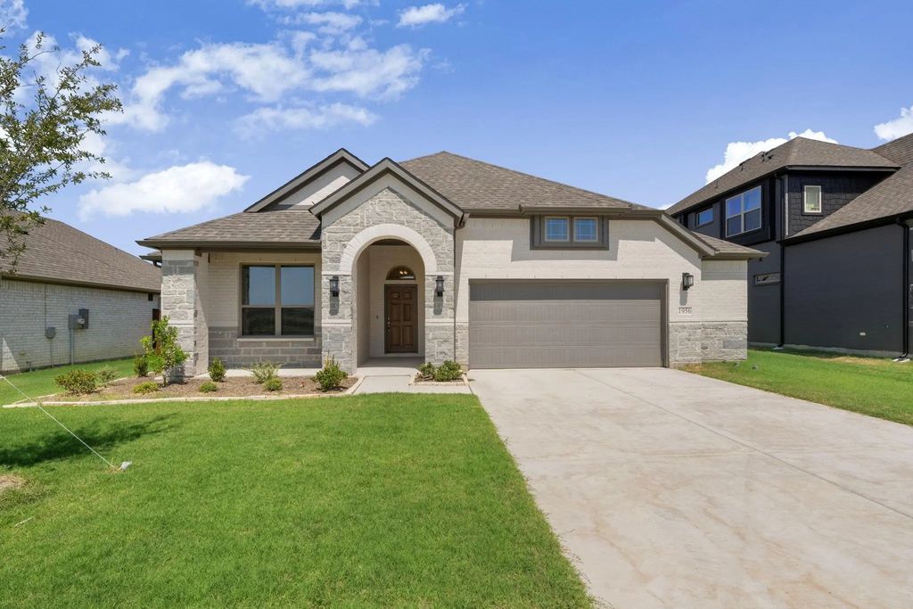 401 Barnfield Road, Cleburne