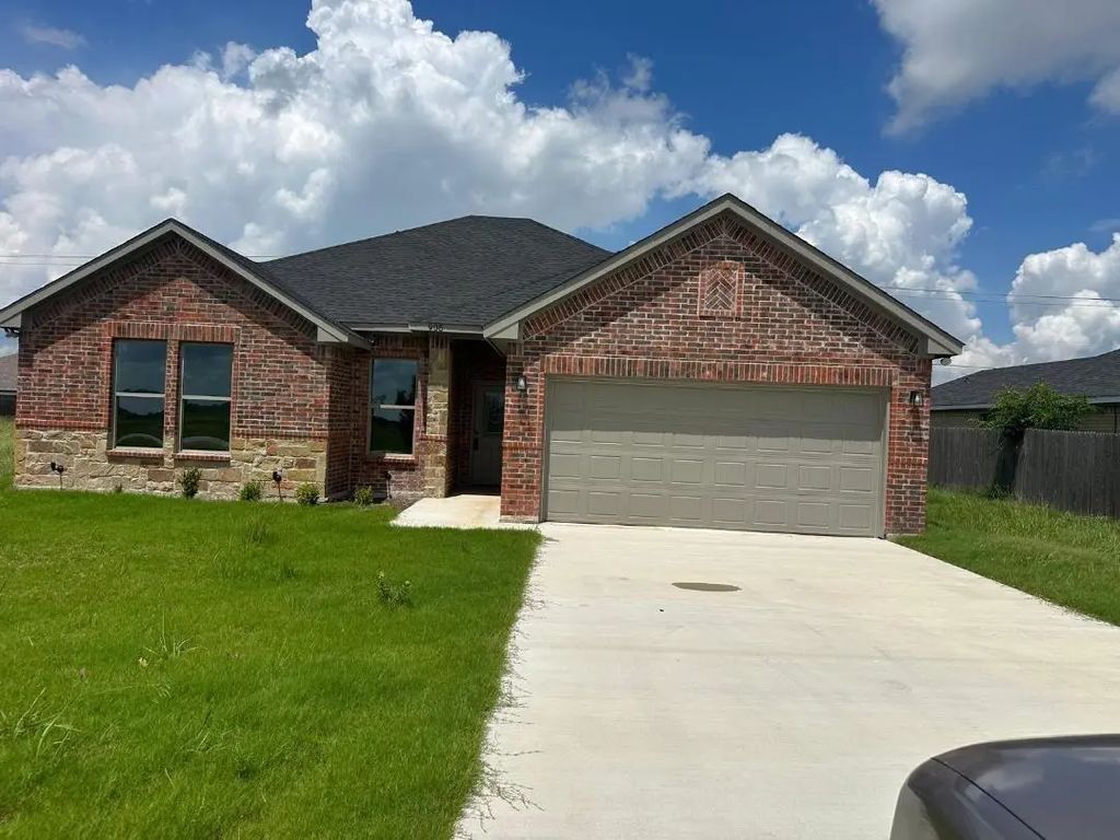 905 Harbor Point Road, Gun Barrel City