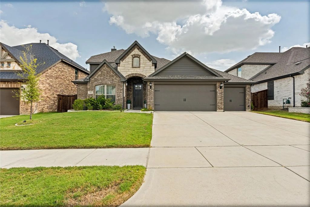 1507 Evening Primrose, Mansfield