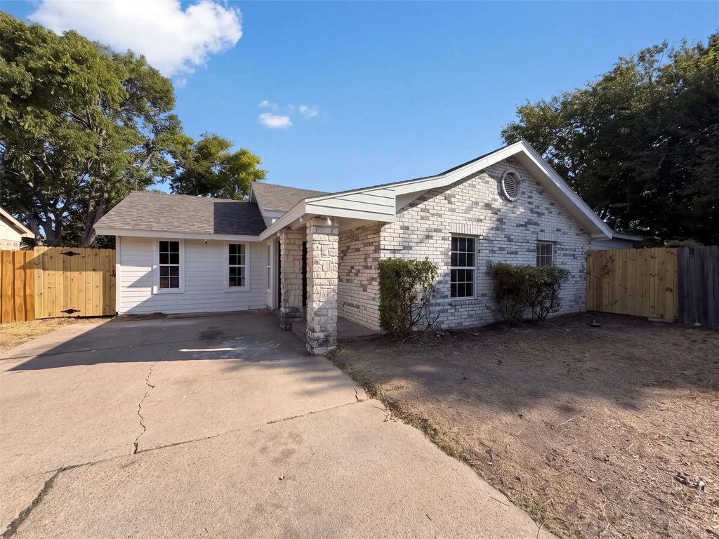 404 Vincent Street, Cedar Hill