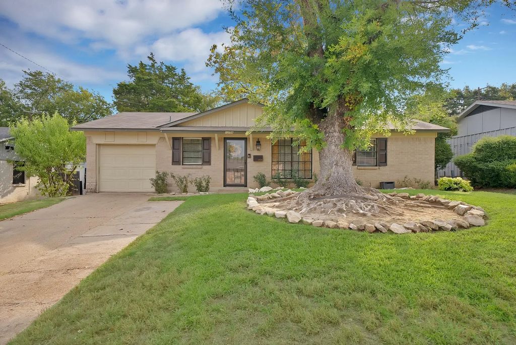 1258 Hidden Valley Drive, Dallas
