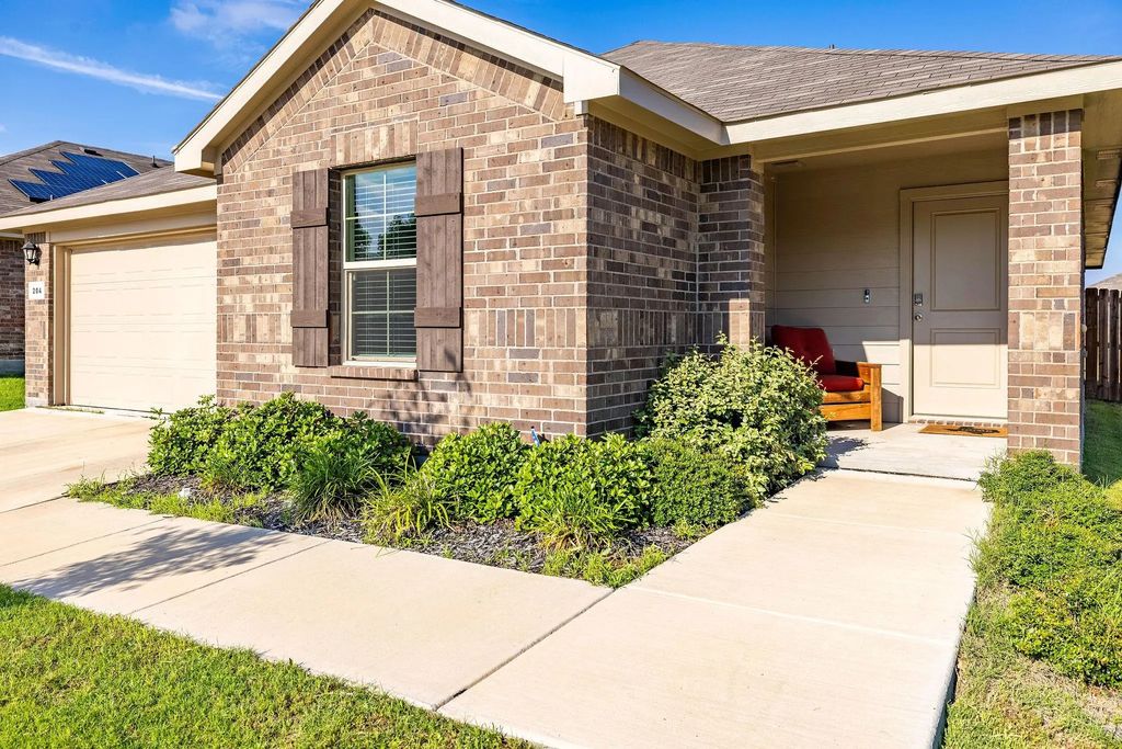 204 Asheville Street, Azle