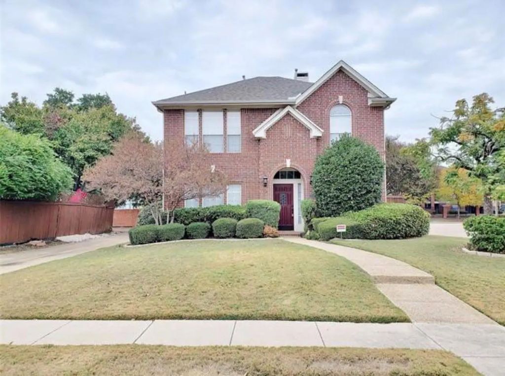 211 Moss Hill Road, Irving