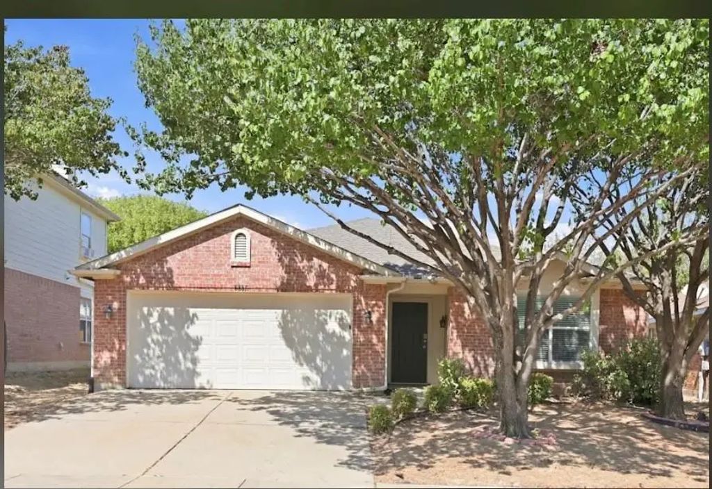 8337 Horseshoe Bend Drive, Fort Worth