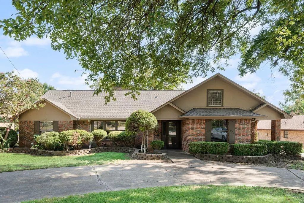 714 W Lamberth Road, Sherman