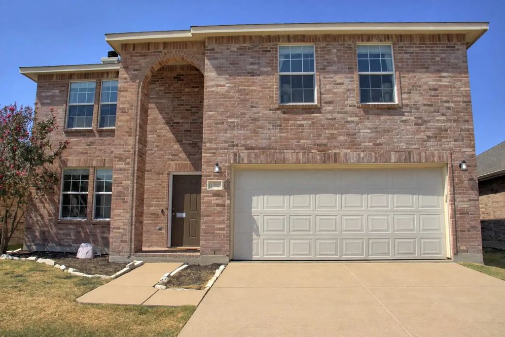 1312 Gayle Street, Burleson