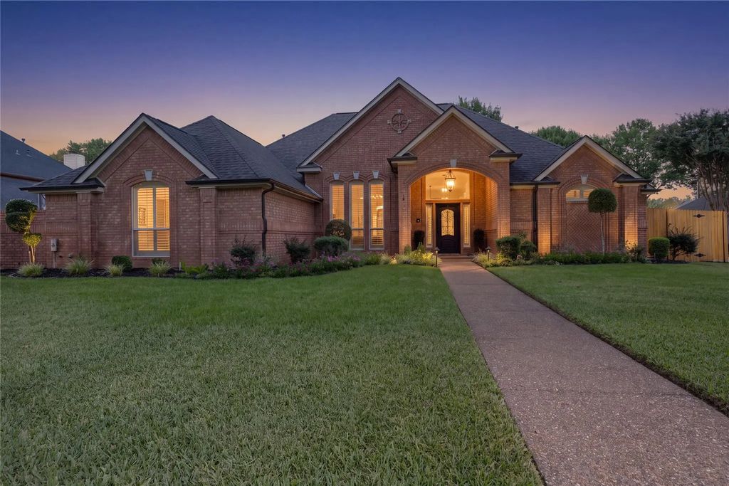 5601 Sycamore Drive, Colleyville