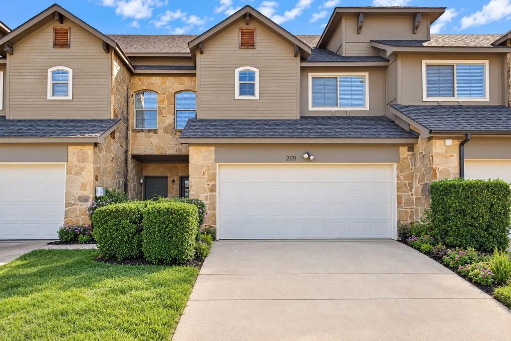 209 Wooded Glen Court, Arlington