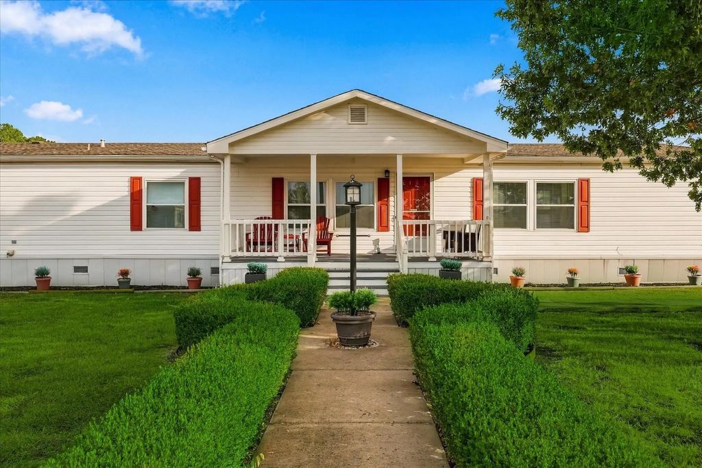 535 Stone Ridge Drive, Ponder