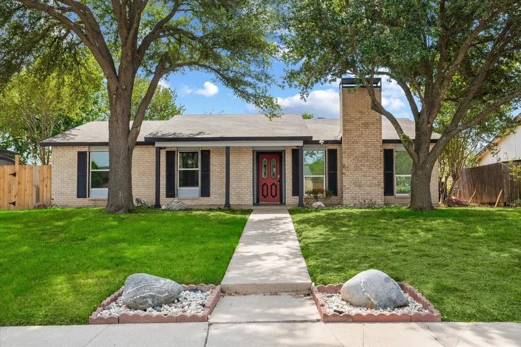 1206 Oakbluff Drive, Lancaster